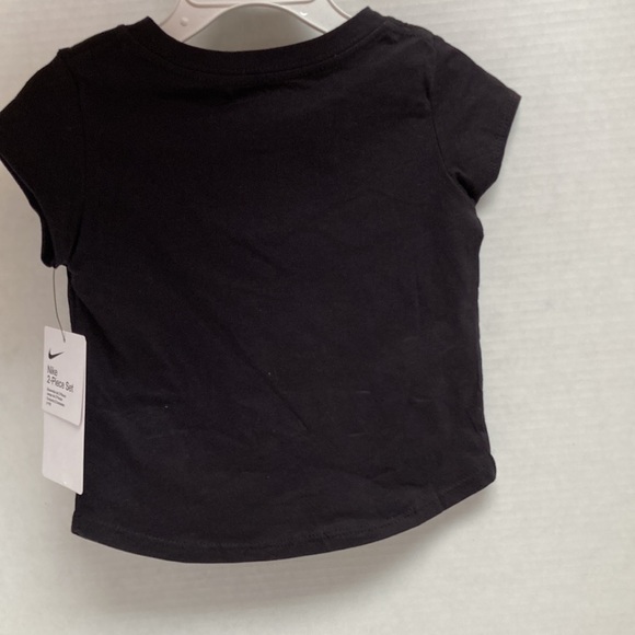 Nike Girls 2 Piece Set Siren Red Shorts Black T-Shirt Toddler - Picture 5 of 5